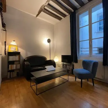 Rue De Bretagne شقة